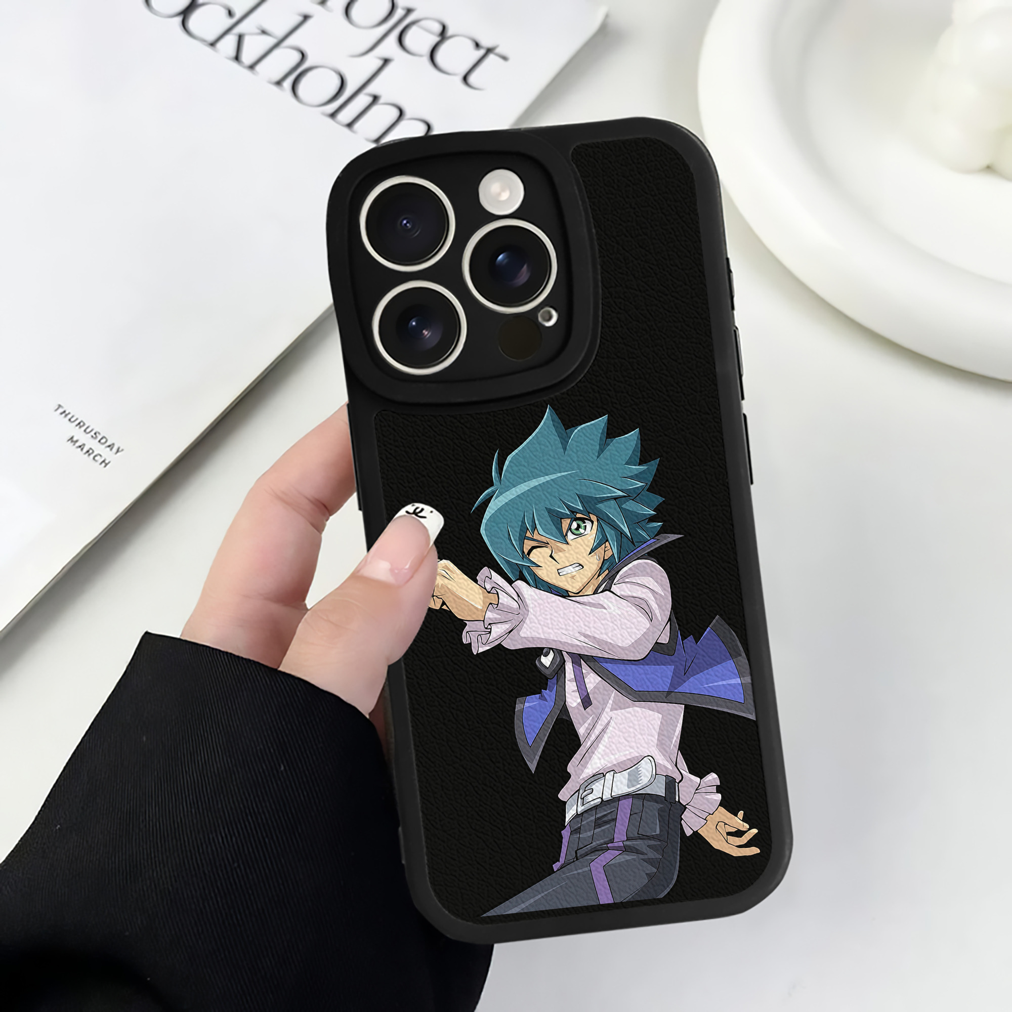 （画像用） 遊☆戯☆王 Yu-Gi-Oh! 【iPhone 16シリーズ対応】シリコンスマホケース（レザー調） 材質：シリコン